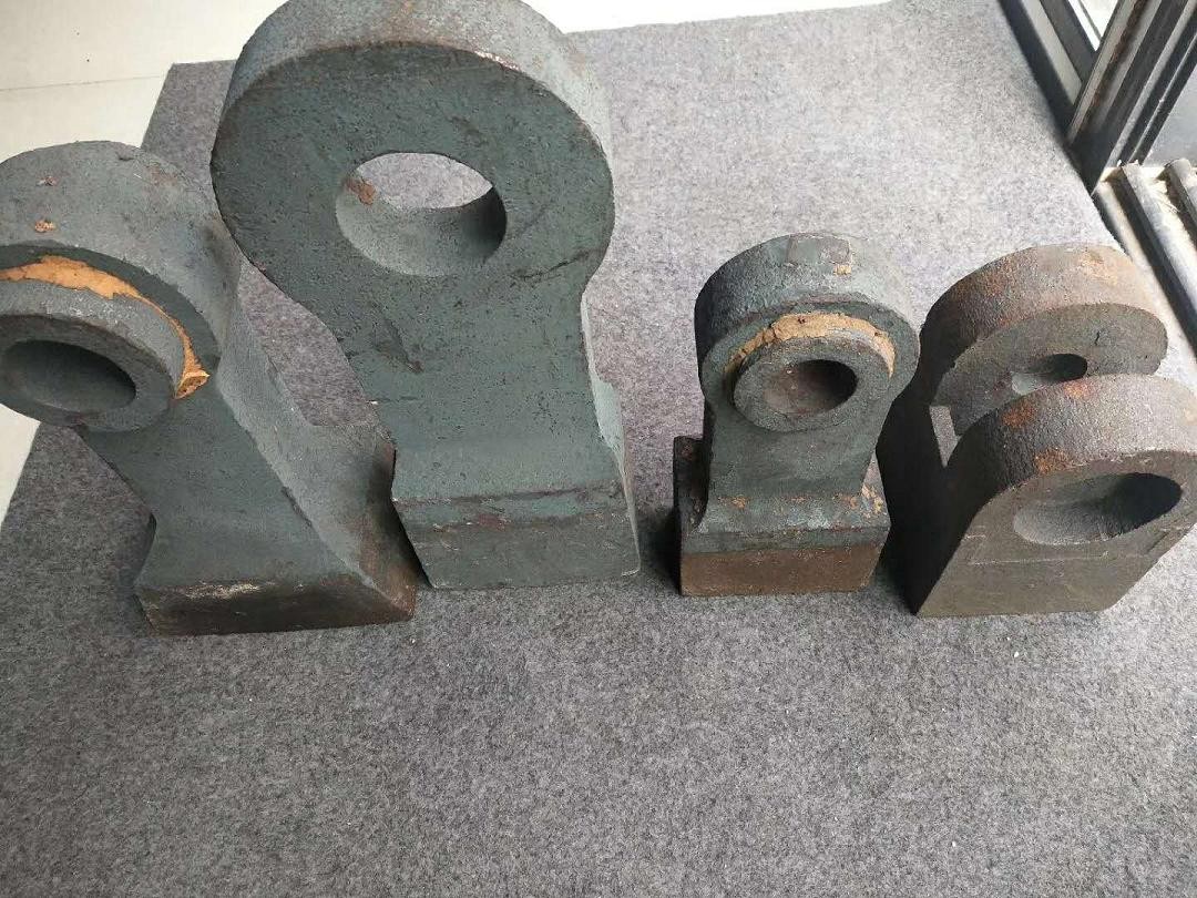 破碎機(jī)配件-錘頭-襯板