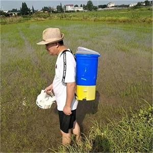  電動(dòng)多功能拋肥機(jī)  大容量電動(dòng)施肥器