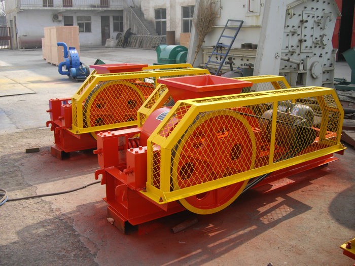 小型對(duì)輥機(jī)-云南破碎機(jī)-君亞機(jī)械-全國(guó)配送     