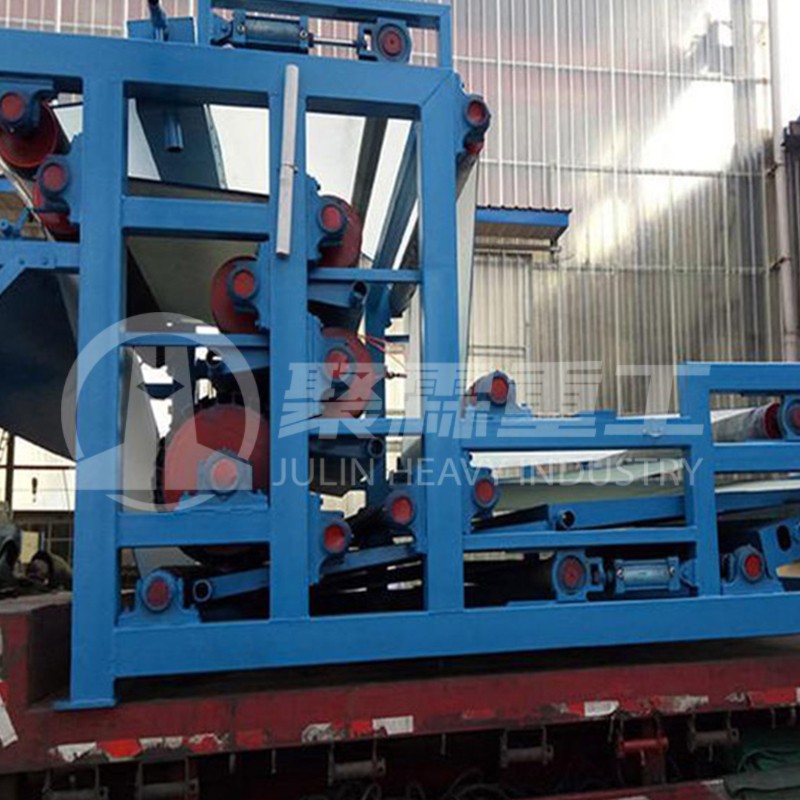 沙場(chǎng)帶式壓濾機(jī)污泥脫水機(jī)精密過(guò)濾洗沙污泥脫水設(shè)備產(chǎn)品圖片