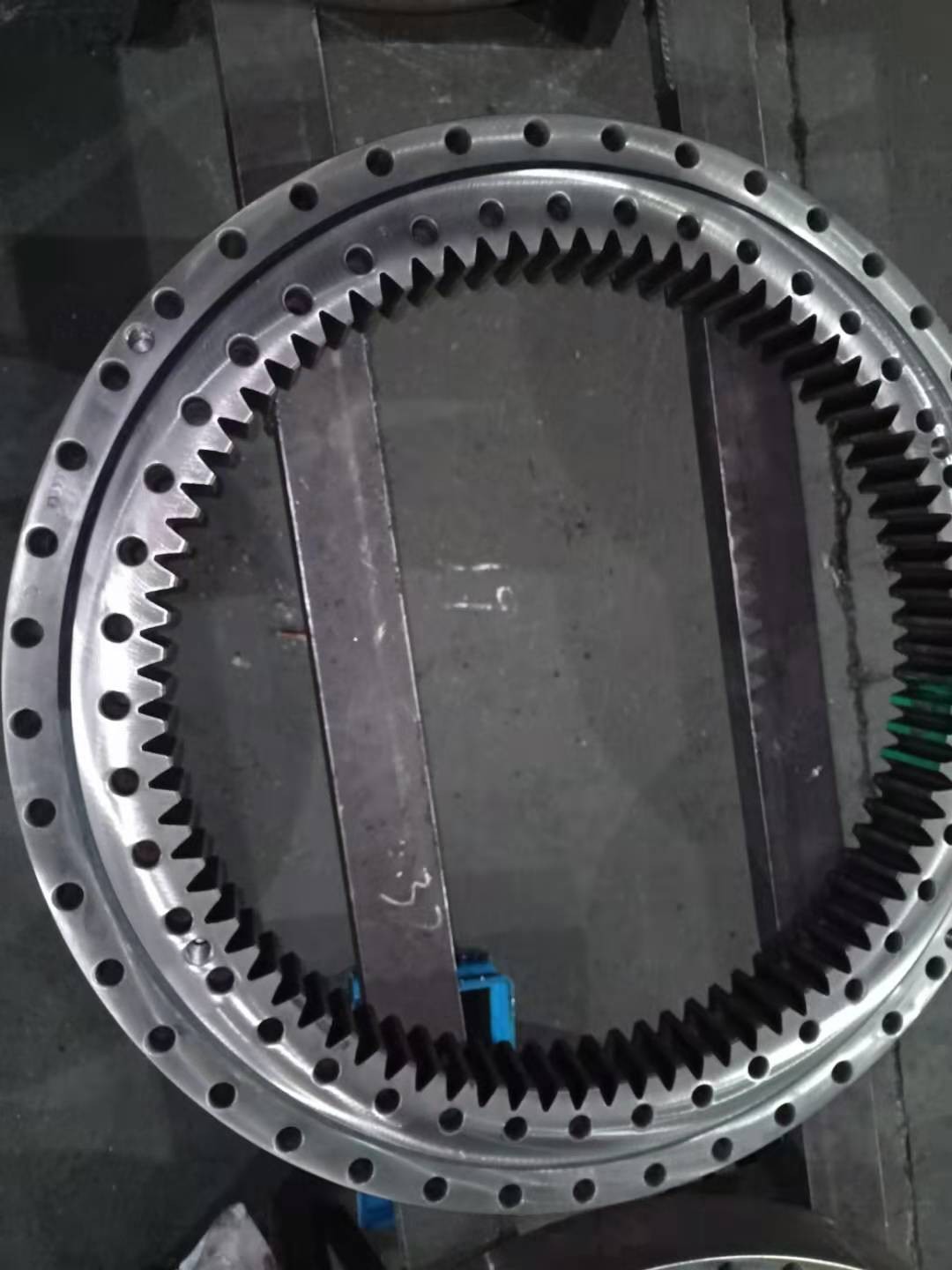  洛陽嘉維 供應(yīng)大型回轉(zhuǎn)支承