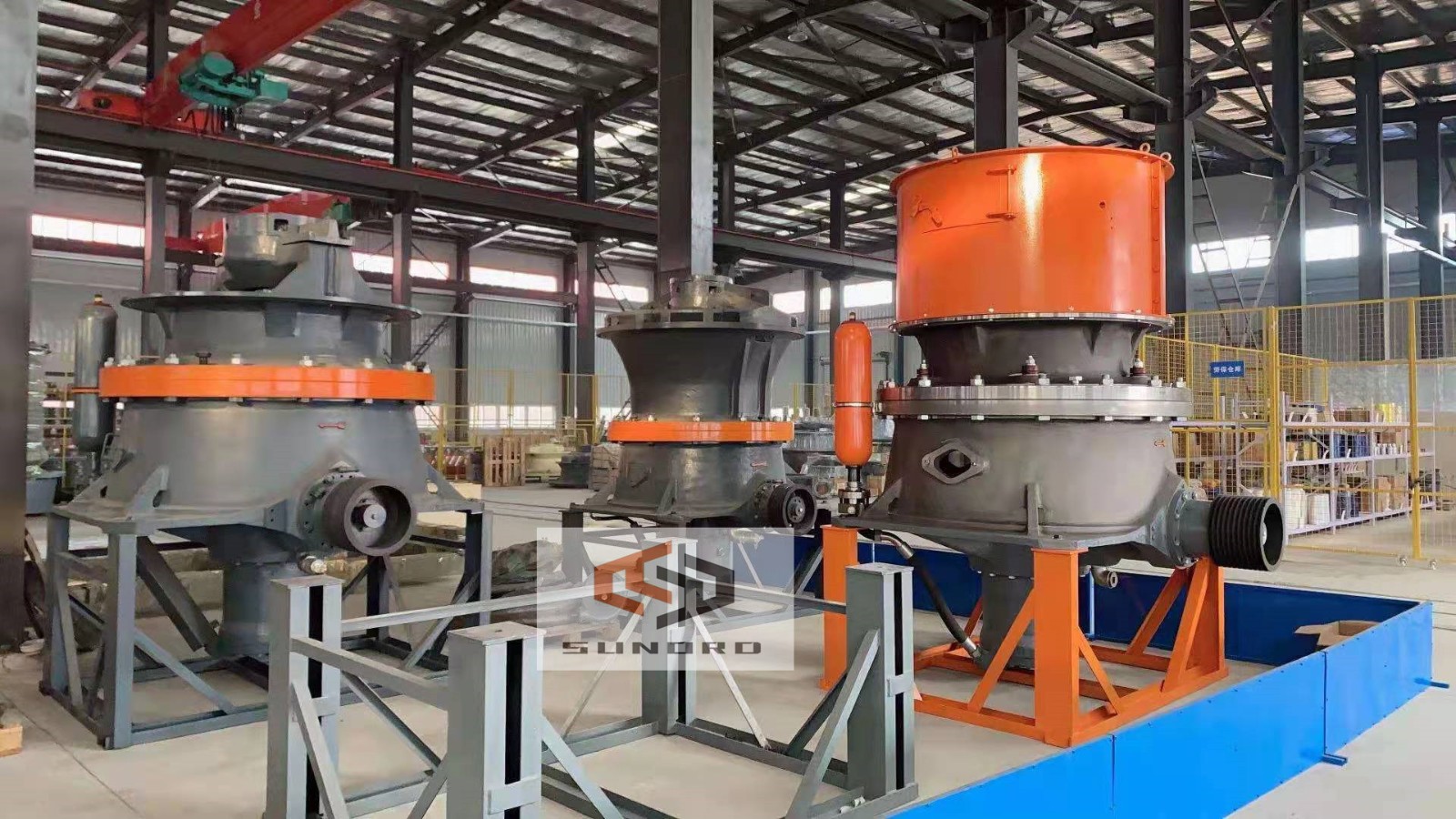 圓錐破，鄂破專注生產(chǎn)多年，配件可與進口設(shè)備互換