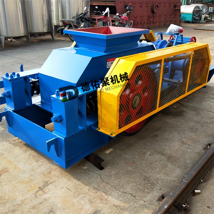 齒輥破碎機(jī) 小型煤矸石爐渣破碎機(jī) 時產(chǎn)50噸對輥制砂機(jī)