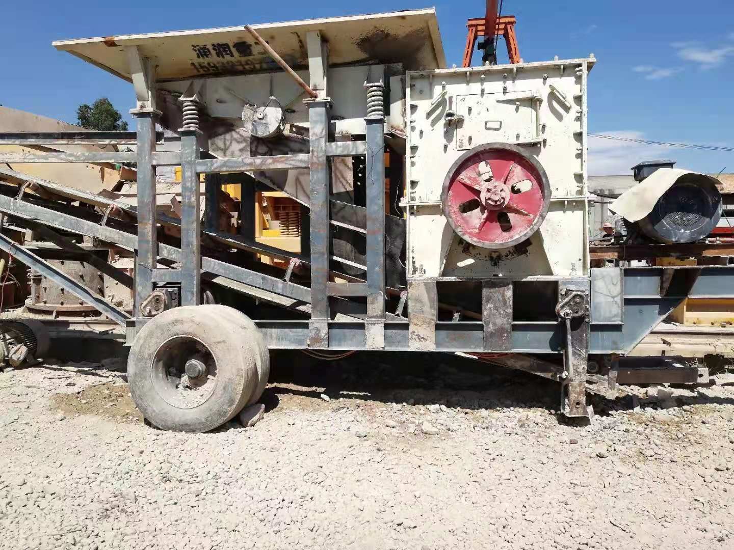 二手半移動式1010錘式石料破碎機(jī)碎石機(jī)石子生產(chǎn)線出售