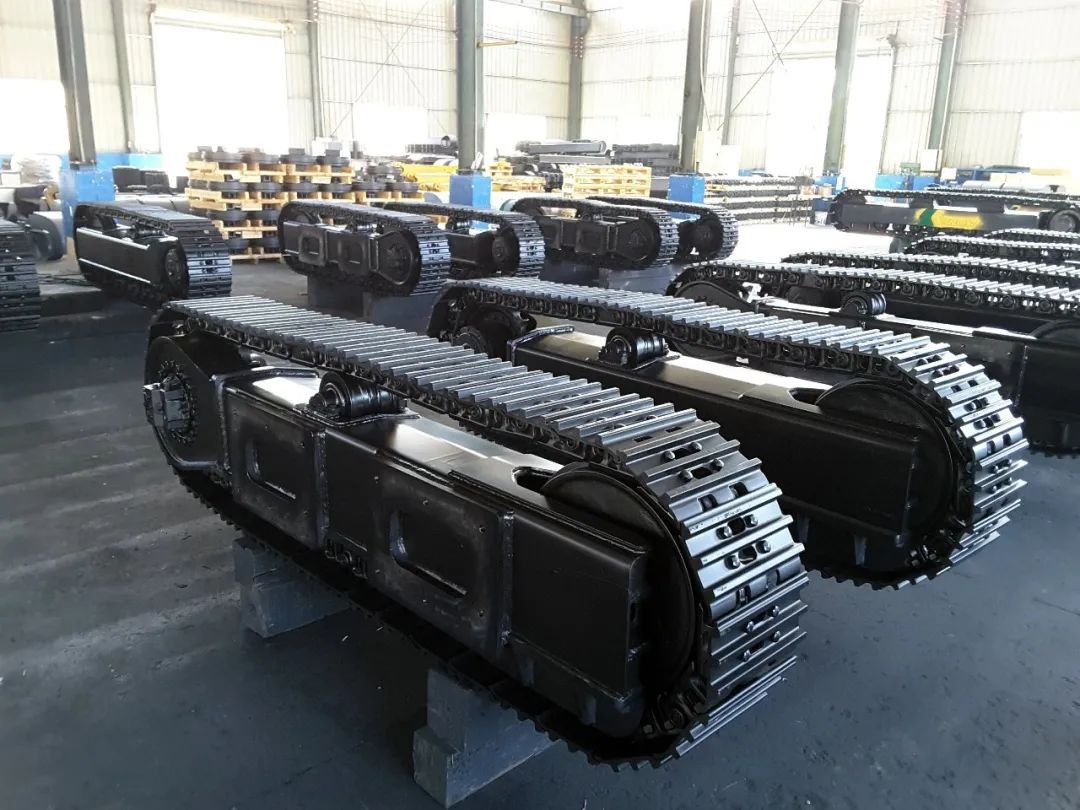 移動(dòng)破碎站履帶產(chǎn)品圖片