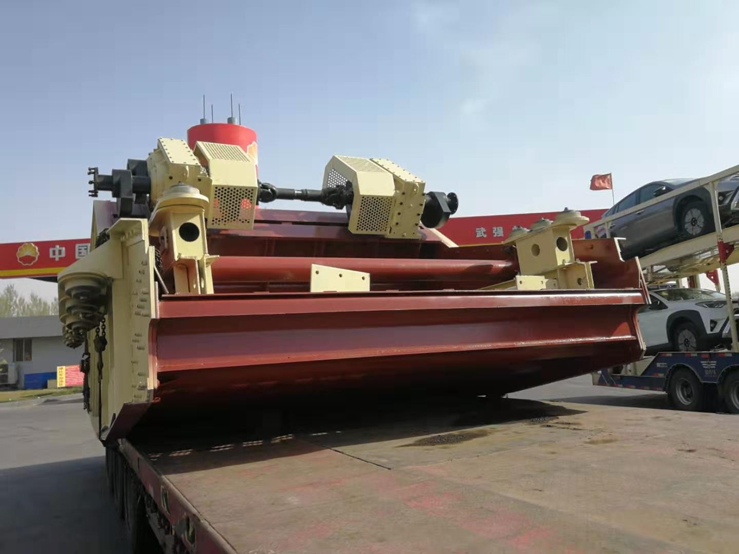 BLS系列箱式激振器大型香蕉篩