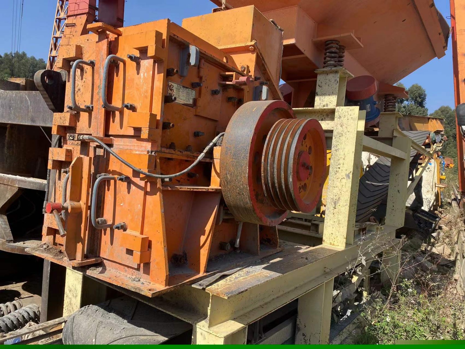 二手制砂生產(chǎn)線設(shè)備制砂機(jī)打砂機(jī)時產(chǎn)30-150噸均有銷售產(chǎn)品圖片
