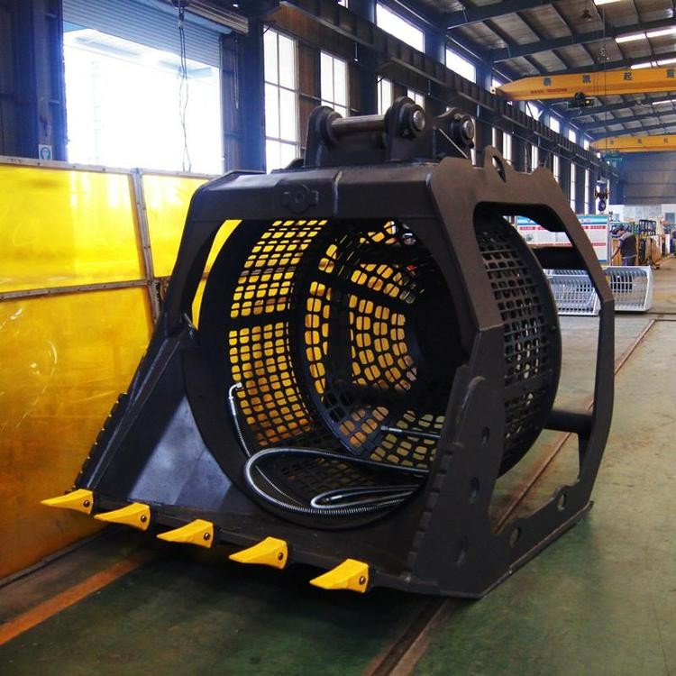 國產(chǎn)新款小型高頻振動篩可裝在挖掘機(jī)上得移動滾筒篩