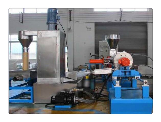 工程塑料造粒機（新型），改性塑料造粒設(shè)備