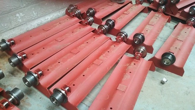 鏈板式給料機加強鏈板的制作方法