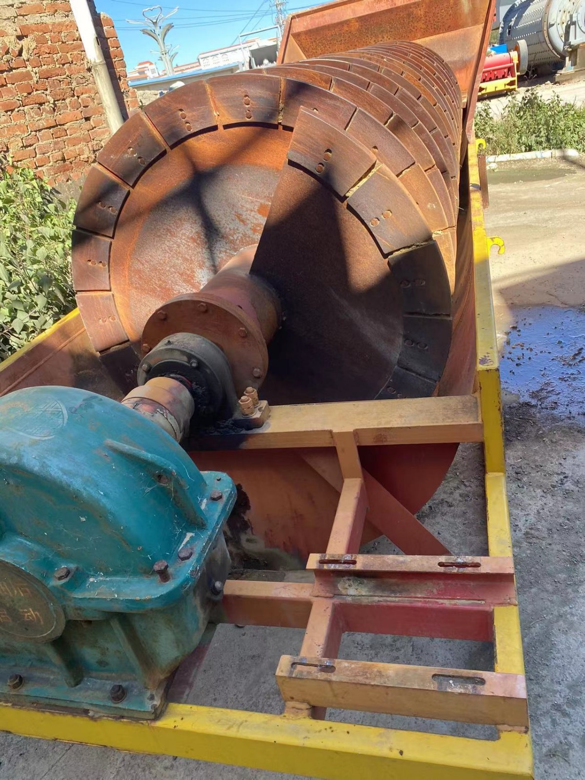 二手單螺旋大宏立洗砂機(jī)時產(chǎn)120噸石子生產(chǎn)線6萬處理