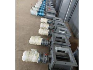 山東鄆城卸料器運(yùn)行平穩(wěn)，噪音低，故障少，壽命長(zhǎng)。