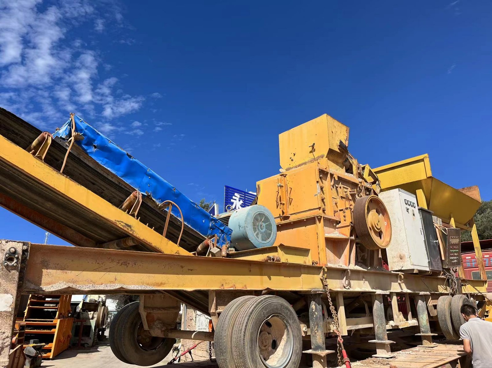 二手時產(chǎn)80噸半移動制砂機(jī)制砂生產(chǎn)線帶200電機(jī)處理