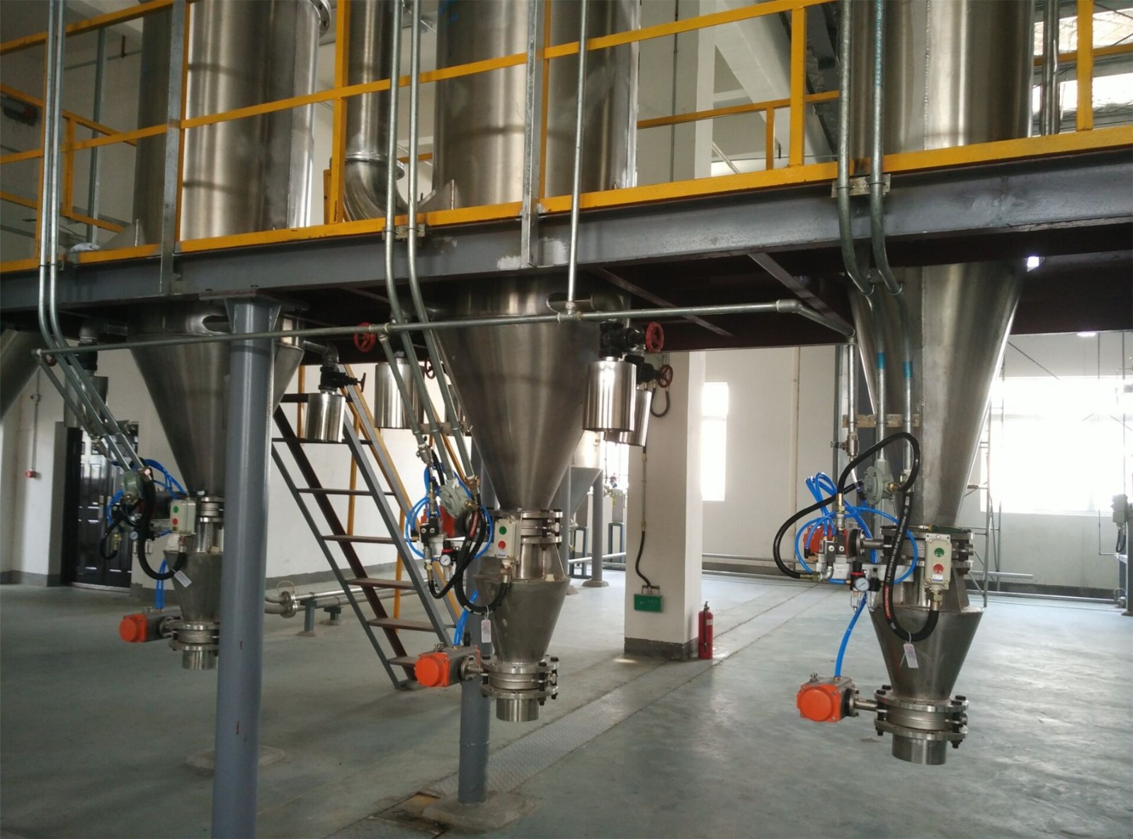 氣流分級(jí)機(jī) 粉體分級(jí)機(jī) 四川綿陽(yáng)設(shè)備廠家產(chǎn)品圖片