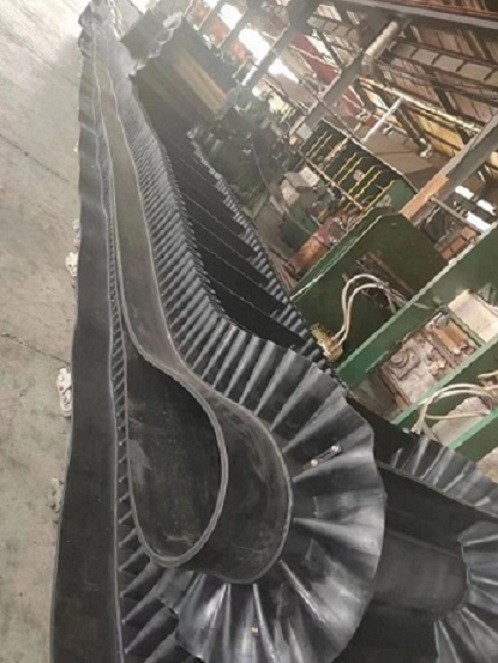 工業(yè)擋邊輸送帶 普通型大傾角波紋帶 斗提機(jī)運(yùn)輸皮帶