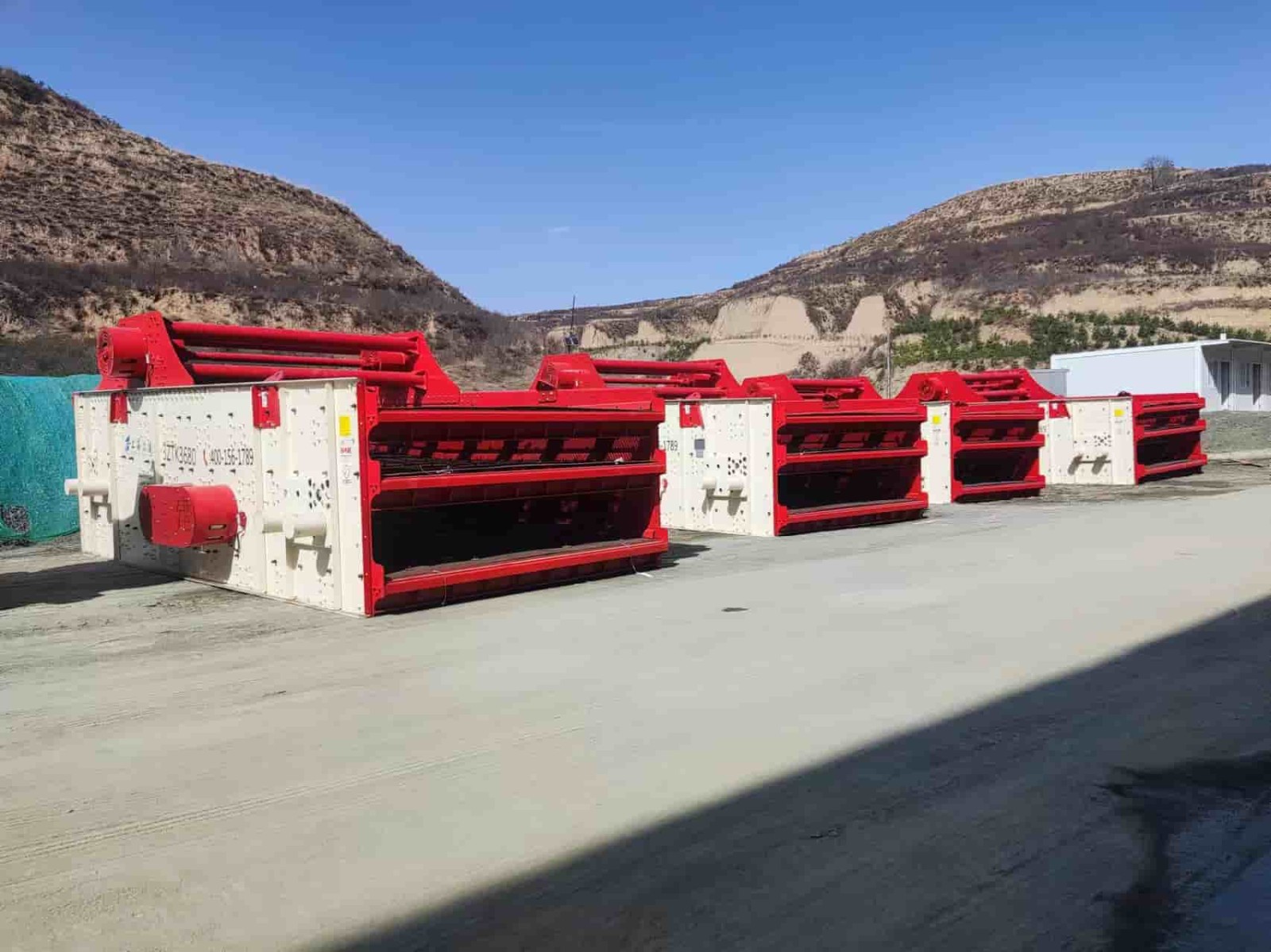 3ZTK3680、3ZTK3080四臺重型自同步橢圓振動篩助力江西鐵礦項目