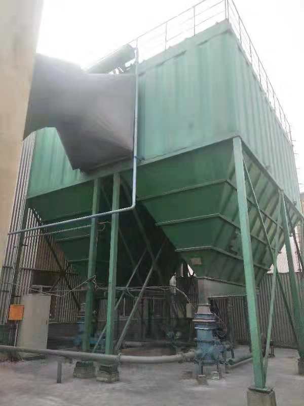 河南除塵器。河南布袋鑄造廠清砂車間除塵器，河南鑄造廠清砂車間除塵