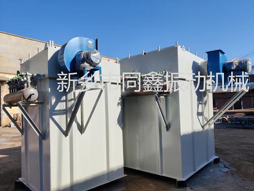 脈沖袋式除塵器，環(huán)保型布袋除塵器，環(huán)保濾袋除塵設(shè)備產(chǎn)品圖片
