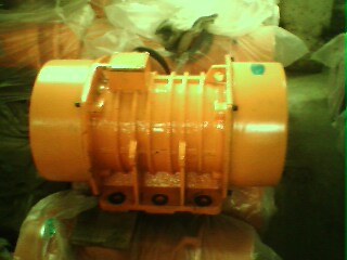 內(nèi)調(diào)式振動電機產(chǎn)品圖片