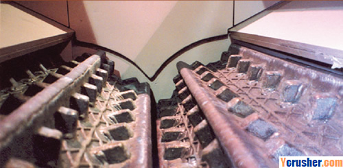 利用兩個相互嚙合邊疆齒輥進行三維破碎的破碎機