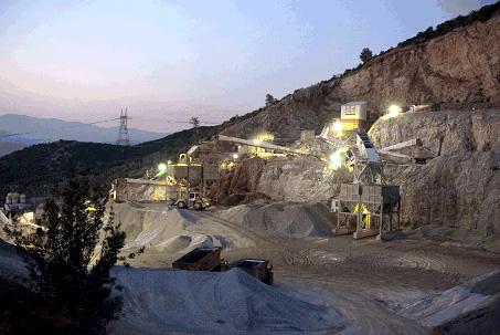 顎式破碎機(jī)及圓錐破碎機(jī)生產(chǎn)線擴(kuò)建現(xiàn)有的伊茲梅爾采石場