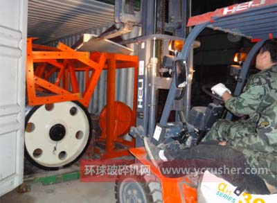 上海龍景重工環錘式破碎機和移動皮帶輸送機出口印尼