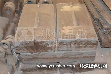 鄭州鼎盛為菲律賓客戶(hù)加工的用于輝綠巖破碎的反擊式破碎機(jī)板錘