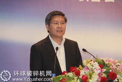 商務部黨組成員、部長助理李榮燦做&ldquo;當前國際國內經貿形勢報告