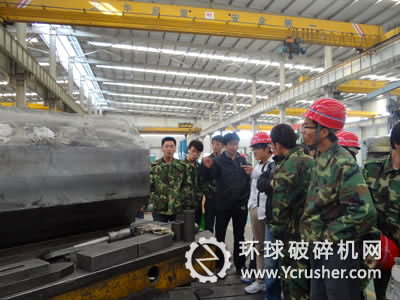 理工學院學生進入大華車間參觀學習