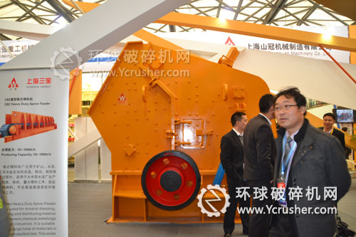 上海明山路橋2012上海寶馬展反擊式破碎機(jī)設(shè)備