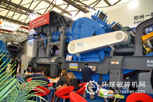 一帆機(jī)械2012上海寶馬展反擊式移動(dòng)破碎站
