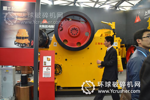 恒源礦機展示的液壓顎式破碎機設備