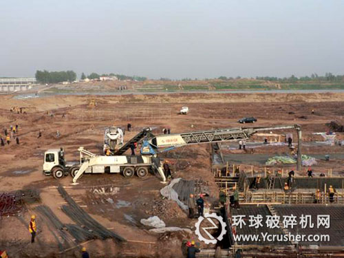 普茨邁斯特皮帶輸送機正在施工