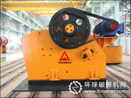 山寶新型PV系列顎式破碎機(jī)