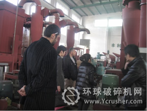 俄羅斯客商現(xiàn)場(chǎng)試機(jī)、驗(yàn)收