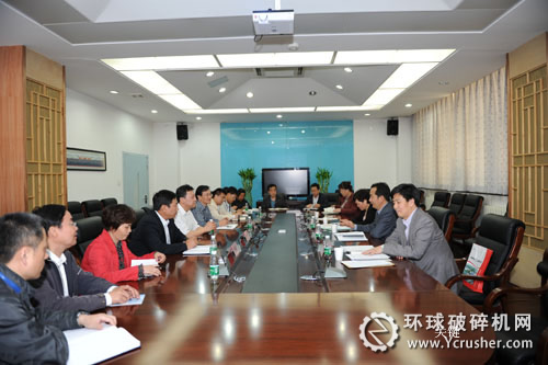 開展黨的群眾路線教育實(shí)踐活動召開專題座談會