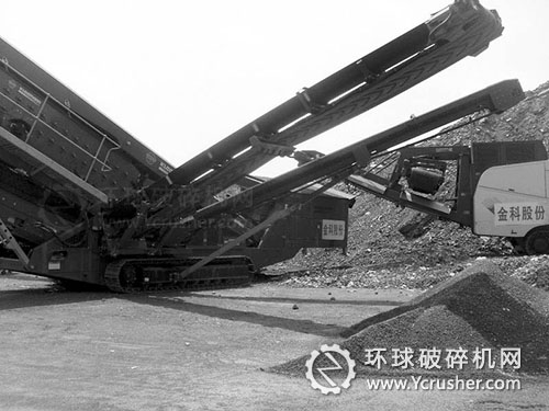 許昌移動(dòng)破碎篩分機(jī)破碎建筑垃圾