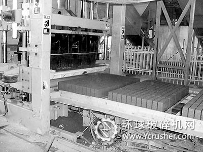 許昌金科建筑垃圾清運(yùn)有限公司再生磚生產(chǎn)現(xiàn)場(chǎng)