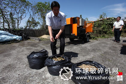 用樹枝破碎機(jī)制成的木屑