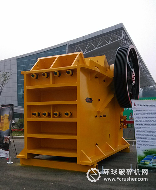 魯一參展產(chǎn)品——PE1215顎式破碎機(jī)