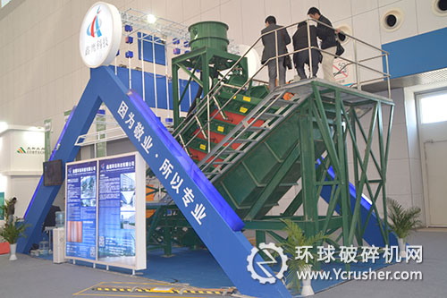 湖北鑫鷹環(huán)?？萍脊靖哳l振動(dòng)細(xì)篩設(shè)備