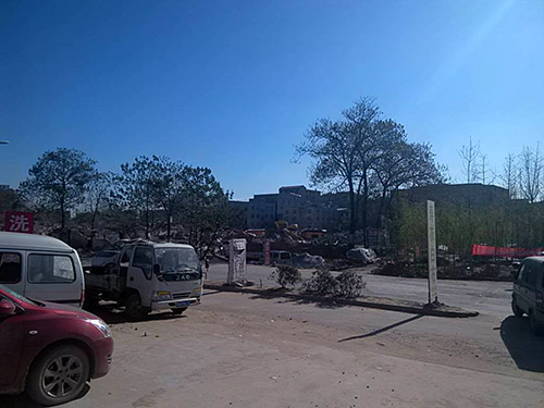 鄭州新鄭市龍湖鎮(zhèn)房屋拆除現(xiàn)場(chǎng)破碎現(xiàn)場(chǎng)外觀