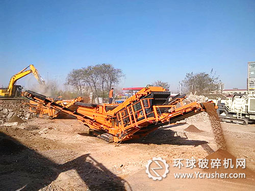 盛天環(huán)保購買的奧地利洛克斯特移動(dòng)破碎站破碎-篩分生產(chǎn)現(xiàn)場(chǎng)