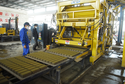 全自動(dòng)地磚、墻體材料生產(chǎn)線