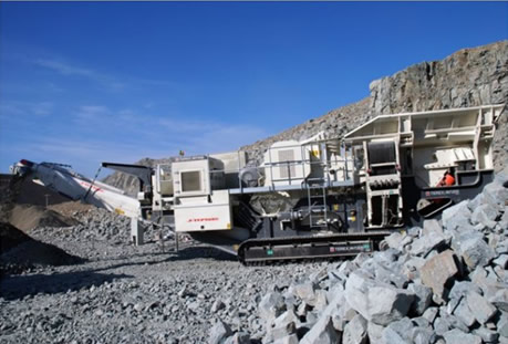 特雷克斯南方路機(jī)節(jié)能環(huán)保型柴電兩用履帶移動(dòng)顎式破碎機(jī)組亮相北京密云