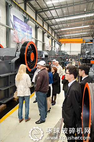 俄羅斯石灰協(xié)會參觀西芝機器展廳