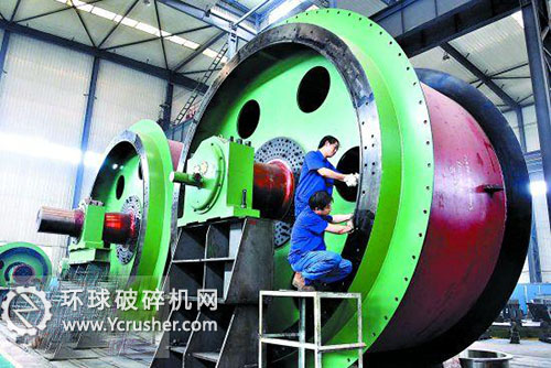 中實洛陽重型機械公司35天完成一臺提升機生產(chǎn)