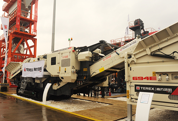 特雷克斯南方路機(jī)C-1540E亮相展會(huì)