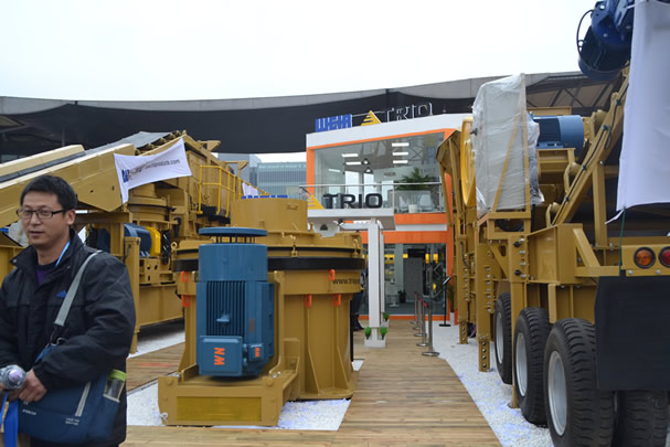 TV95 立軸反擊式破碎機