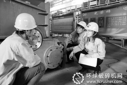 太重公司技術(shù)人員一起攻關(guān)。